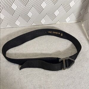 Tac Shield Tactical Belt men’s size medium buckle  & hook and loop closure black